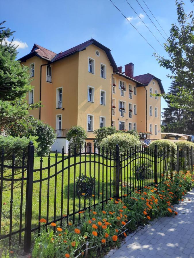 Bed and Breakfast Osrodek Wypoczynkowy Buenos Aires à Kudowa-Zdrój Extérieur photo